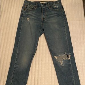 Levi’s ripped Jean